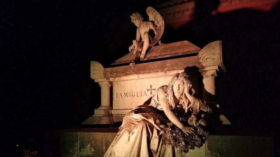 Nel buio della notte: visita insolita alla Certosa